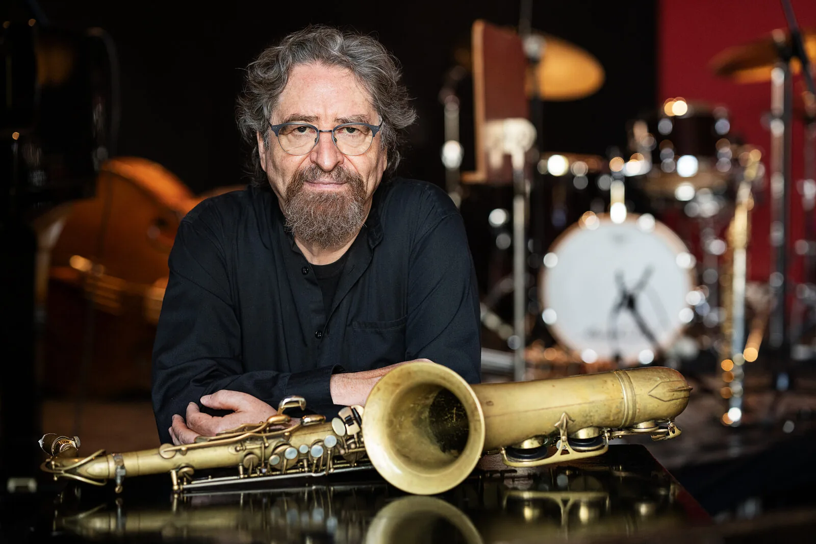 Daniel Guggenheim — Schweizer Jazz-Saxophonist und Komponist mit Saxophon, Porträt